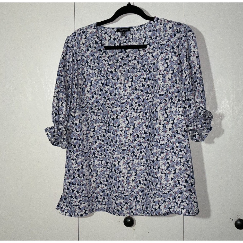 Well Worn Brand Ladies M Floral Pullover Blouse 20" X 25"